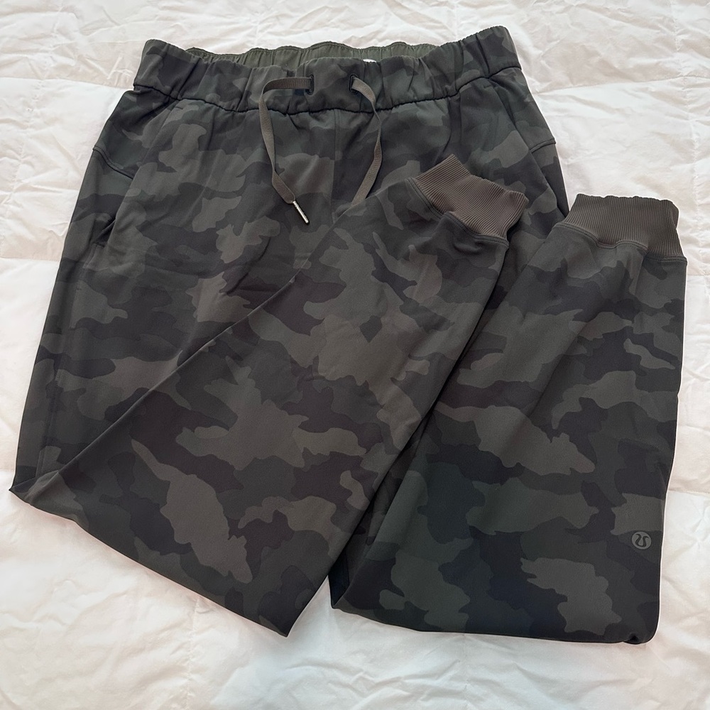 Lululemon camo joggers